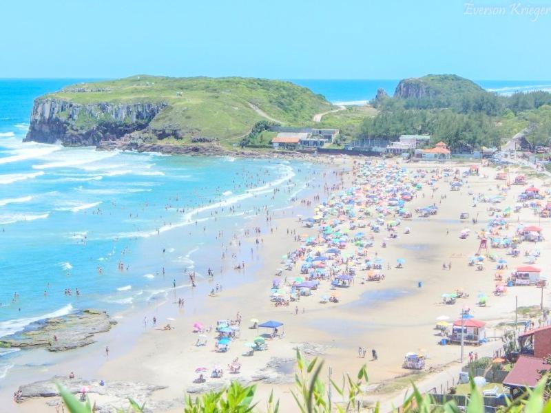Вилла Casa De 2 Quartos Com 2 Ares-Condicionados Em Torres-Rs - Na Mais Bela Praia Gaucha - Cozinha - Banheiro - Tv Smart 32 E Wi-Fi - Estacionamento - Anfitria Superhost No Bnb Экстерьер фото