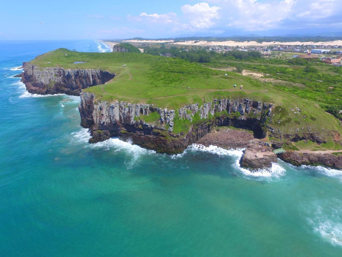 Вилла Casa De 2 Quartos Com 2 Ares-Condicionados Em Torres-Rs - Na Mais Bela Praia Gaucha - Cozinha - Banheiro - Tv Smart 32 E Wi-Fi - Estacionamento - Anfitria Superhost No Bnb Экстерьер фото